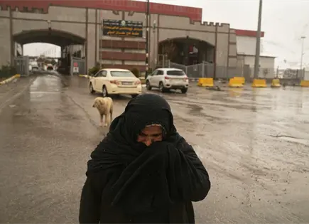 Iran&iacute;es cruzan frontera en Irak para comprar y contactar familiares