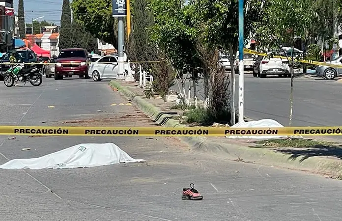 Mueren dos j&oacute;venes en accidente de motocicleta