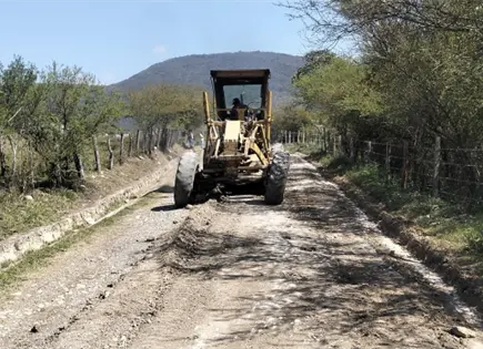 Arrancan obras para mejorar caminos en Ray&oacute;n