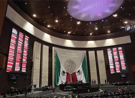 Diputados reciben iniciativa para que SICT participe en infraestructura de salud