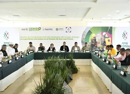 Gallardo encabeza reuni&oacute;n por temporada de incendios en SLP