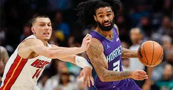 Los Hornets superan a un Heat mermado