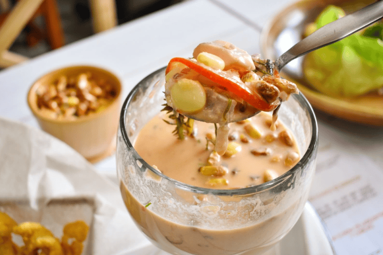 Qu&eacute; es la leche de tigre y c&oacute;mo se usa en la cocina