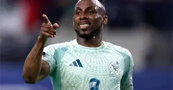 Qui&ntilde;ones presiona al "Vasco" Aguirre