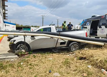 Conductora choca frente a cervecer&iacute;a en Ciudad Valles