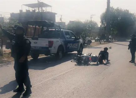 Se estrella motociclista en patrulla sobre avenida Salk