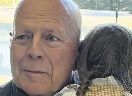 BRUCE WILLIS CUMPLE 71 AÑOS BRUCE WILLIS CUMPLE 71 AÑOS