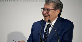 Congreso aplaza discusi&oacute;n de pensiones "doradas"