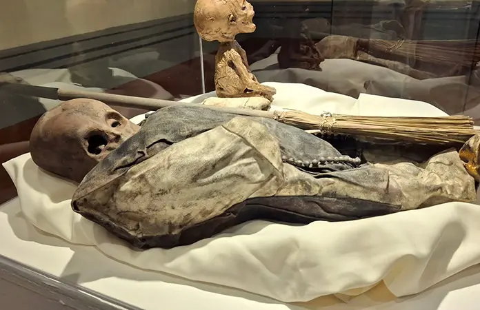 Exponen momias de Guanajuato en Real de Catorce