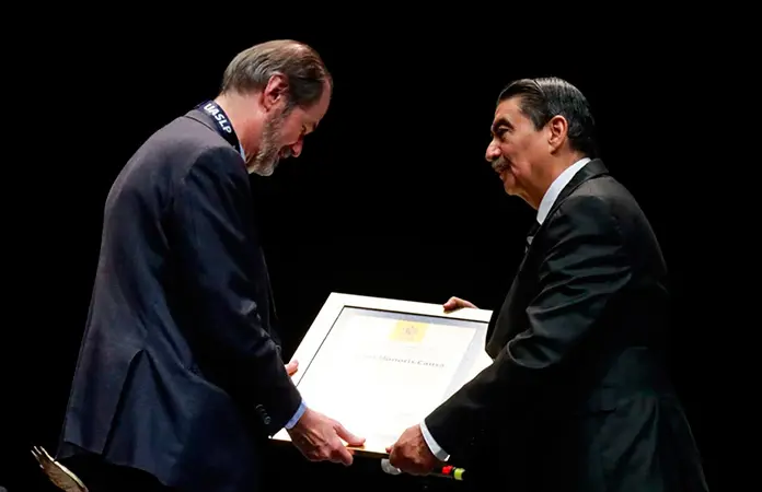 Honoris Causa a Cristina Rivera y Juan Villoro
