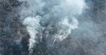 Sigue combate a incendio en Ciudad del Ma&iacute;z