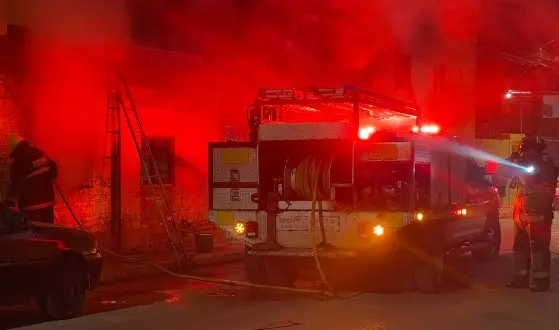 Incendio en vivienda de Morales moviliza a vecinos y bomberos