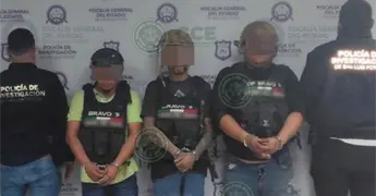 Presentan a detenidos tras enfrentamiento en San Vicente