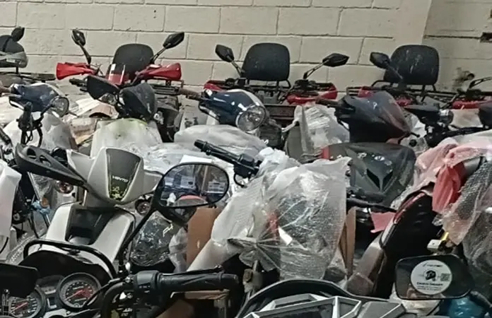 Empresa de motos rechaza a familia cancelar contrato