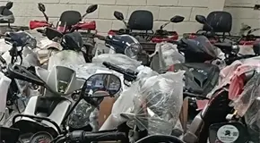 Empresa de motos rechaza a familia cancelar contrato