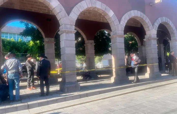 Fallece indigente en la Plaza del Mariachi