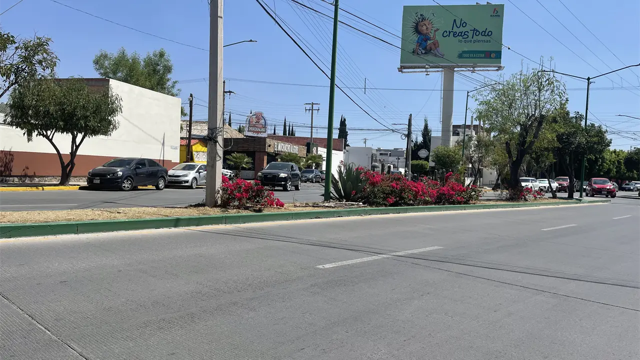 Galindo se reunirá con Seduvop por camellones verdes de Himno Nacional