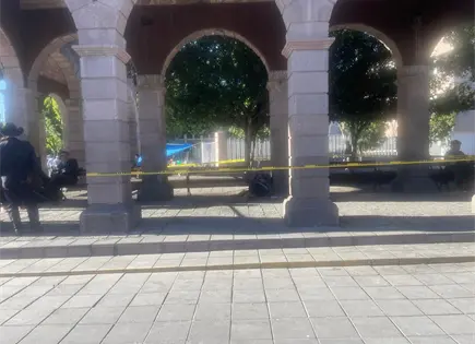 Hombre en situaci&oacute;n de calle muere en la Plaza del Mariachi