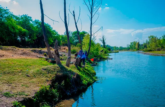 Limpian parajes turísticos previo a las vacaciones