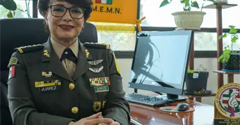 "Mujeres vamos fuerte en el Ej&eacute;rcito"