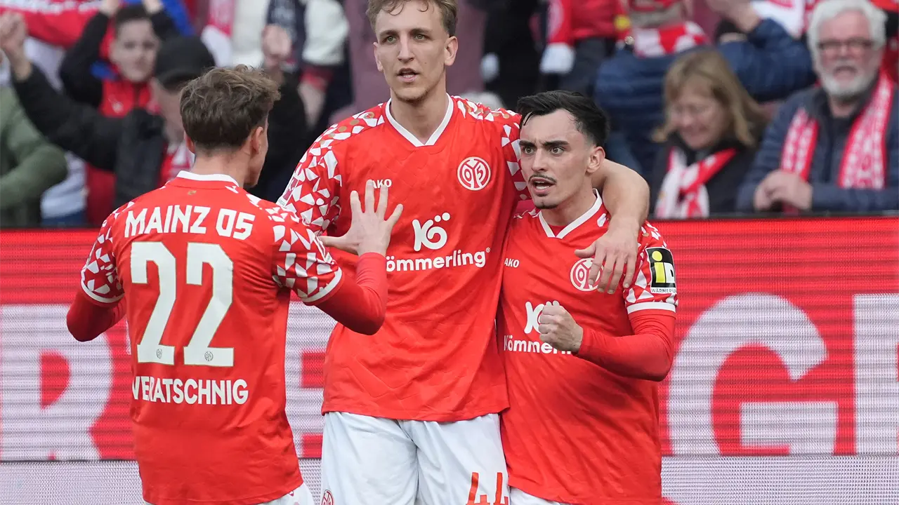 Deniz Undav anota doblete y Stuttgart vence 5-2 al Augsburg