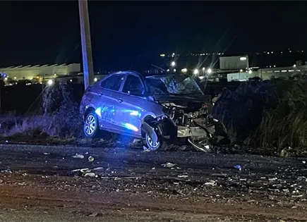 Mueren tres en choque frontal en carretera a Rioverde