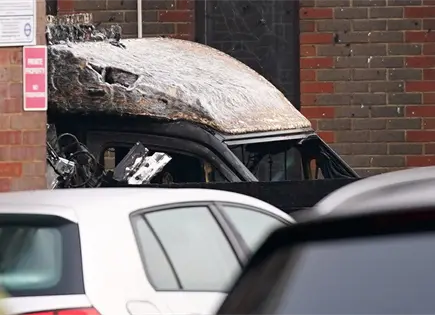 Polic&iacute;a brit&aacute;nica investiga como ataque antisemita la quema de 4 ambulancias