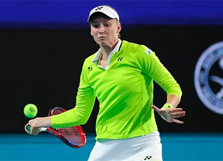 Rybakina avanza con paso firme a octavos