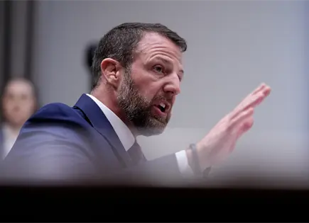 Senado confirma a Markwayne Mullin como secretario de Seguridad Nacional