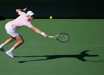 Francisco Cer&uacute;ndolo sorprende a Medvedev y avanza en Miami