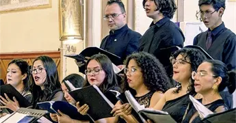 AL PIE DEL CALVARIO, POR LA CAPELLA UNIVERSITARIA