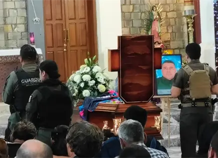 Despiden a policía vallense caído en cumplimiento de su deber Despiden a policía vallense caído en cumplimiento de su deber