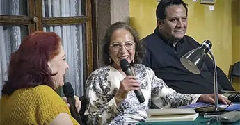 Entre las ra&iacute;ces de una Ceiba 