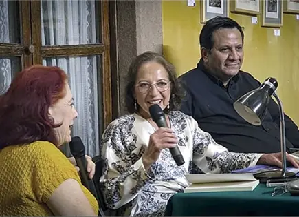 Entre las ra&iacute;ces de una Ceiba 