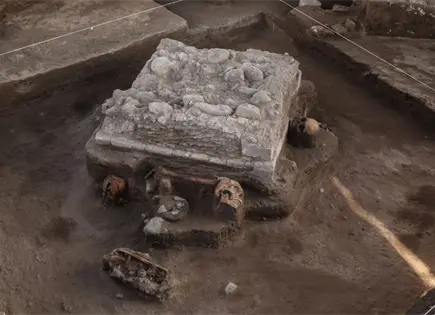 Hallan altar tolteca con restos &oacute;seos humanos en Tula