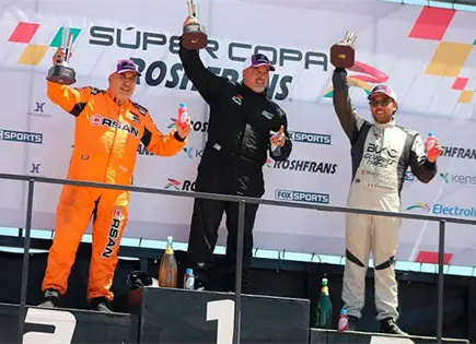 Javier Campos sube de nuevo al podio