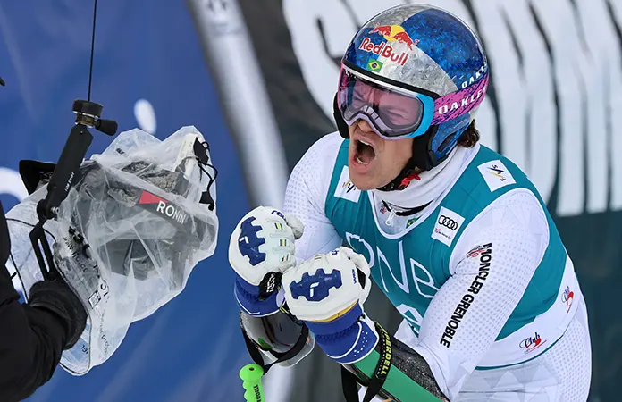 Lucas Pinheiro hace historia para Brasil