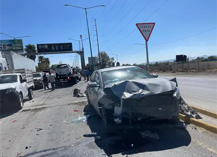 Choque y volcadura en carretera a Matehuala