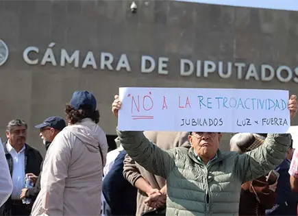 Diputados eliminan "pensiones doradas"