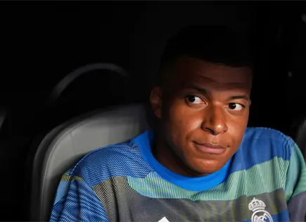 Mbappé niega error en escaneo de rodilla por Real Madrid Mbappé niega error en escaneo de rodilla por Real Madrid