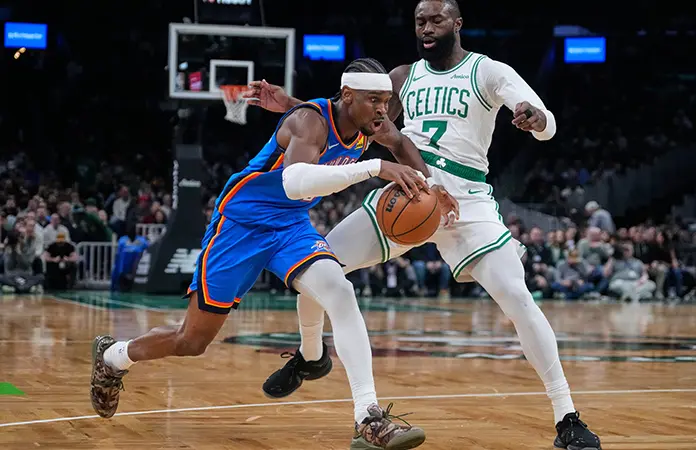 Remontan Celtics y vencen al Thunder