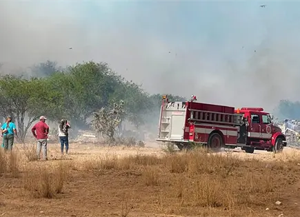 Se queman tiraderos ilegales cerca de Perif&eacute;rico Poniente