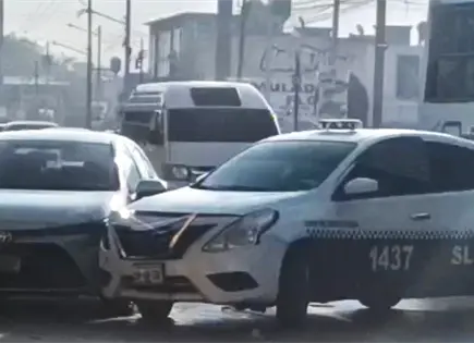 Taxista involucrado en choque sobre avenida San Pedro Taxista involucrado en choque sobre avenida San Pedro