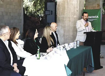 AUTORIDADES RECORREN EL PROYECTO M&Eacute;DICA ORLI