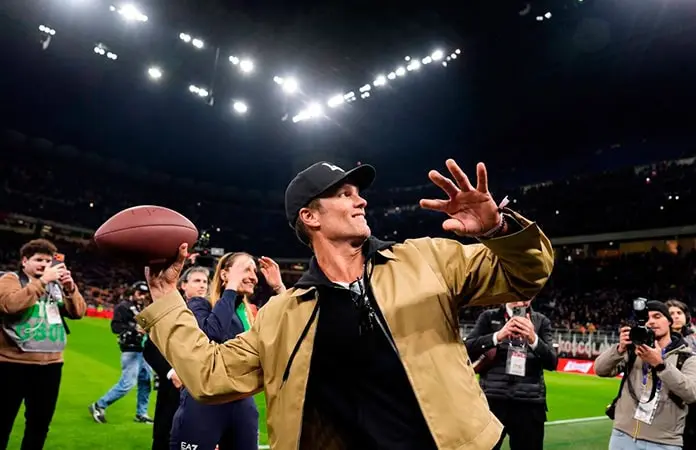 Considera Tom Brady salir del retiro
