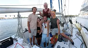 Marina busca dos veleros con ayuda para Cuba Marina busca dos veleros con ayuda para Cuba