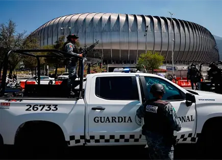 Operativo especial blinda estadio BBVA en Monterrey