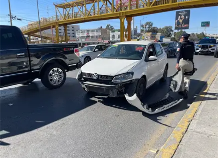 Solo da&ntilde;os en choque m&uacute;ltiple en Salvador Nava