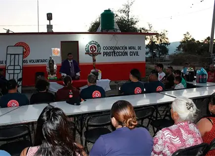 Bomberos cumplen un año de servicio