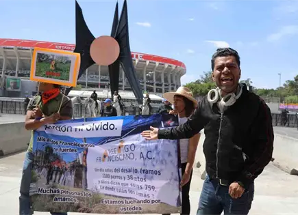 Protestan en reinauguraci&oacute;n de Estadio Banorte (Azteca)